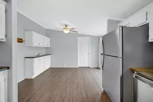 2041 N Coachlight Dr, La Porte, IN 46350 - Photo 7