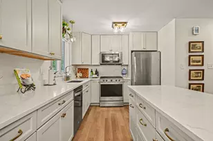 1316 Camellia Dr, Munster, IN 46321 - Photo 9