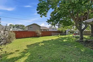 819 N Wiggs St, Griffith, IN 46319 - Photo 7