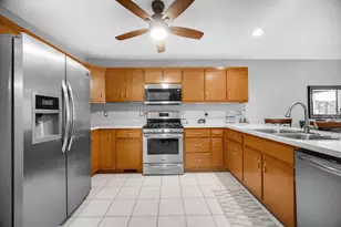 935 High Meadow Dr, Crown Point, IN 46307 - Photo 11