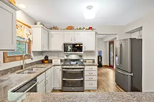 12211 S Williams Ct, Crown Point, IN 46307 - Photo 9
