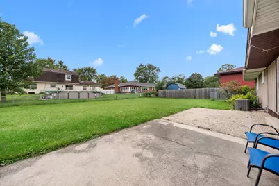 1117 E Greenwood Avenue, Crown Point, IN 46307 - Photo 3