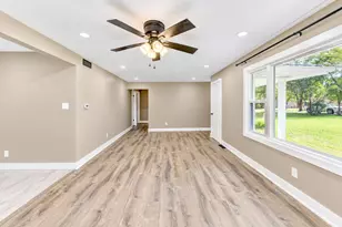 922 Hayes St, Crown Point, IN 46307 - Photo 5