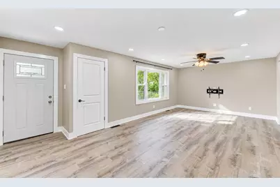 922 Hayes Street, Crown Point, IN 46307 - Photo 3