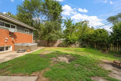 7001 Ash Place, Gary, IN 46403 - Photo 35