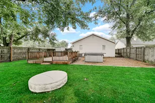 203 E Manor Dr, Griffith, IN 46319 - Photo 17