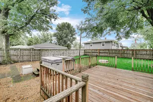 203 E Manor Dr, Griffith, IN 46319 - Photo 15
