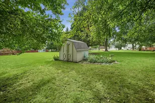 306 Heatherwood Dr E, Valparaiso, IN 46383 - Photo 45