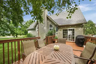 306 Heatherwood Dr E, Valparaiso, IN 46383 - Photo 39