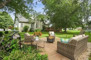 306 Heatherwood Dr E, Valparaiso, IN 46383 - Photo 41