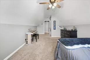 306 Heatherwood Dr E, Valparaiso, IN 46383 - Photo 27