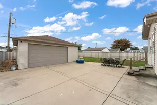3527 43rd St, Highland, IN 46322 - Photo 23