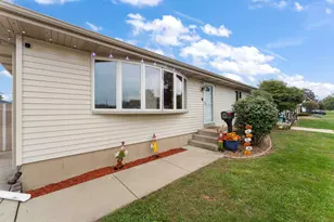 3527 43rd St, Highland, IN 46322 - Photo 3