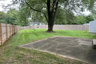 2001 Shaker Dr, Valparaiso, IN 46383 - Photo 7