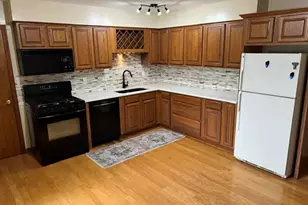 2001 Shaker Dr, Valparaiso, IN 46383 - Photo 9