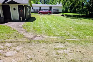 2527 Stevenson St, Gary, IN 46406 - Photo 3