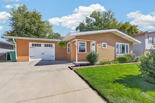 541 Raven Rd, Valparaiso, IN 46385 - Photo 1