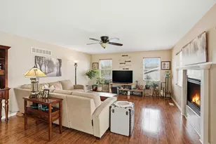 340 W 126th Pl, Crown Point, IN 46307 - Photo 9