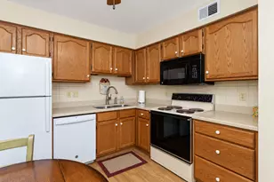 1086 Millpond Rd, Valparaiso, IN 46385 - Photo 7