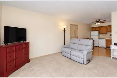 1086 Millpond Road #H, Valparaiso, IN 46385 - Photo 5