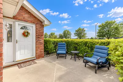 1048 N Woodlawn Avenue, Griffith, IN 46319 - Photo 3