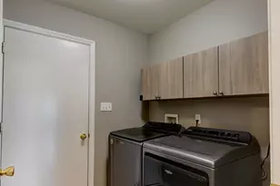 1048 N Woodlawn Ave, Griffith, IN 46319 - Photo 15