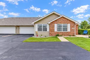 1048 N Woodlawn Ave, Griffith, IN 46319 - Photo 1