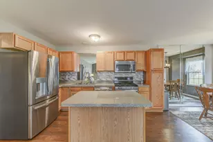 1048 N Woodlawn Ave, Griffith, IN 46319 - Photo 9