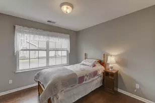 1048 N Woodlawn Ave, Griffith, IN 46319 - Photo 13