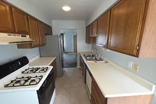 7936 Taney Pl, Merrillville, IN 46410 - Photo 3
