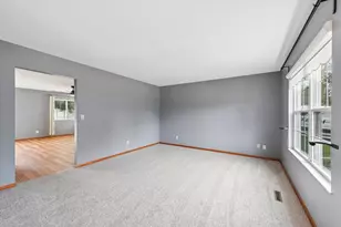 1674 Danvers Pkwy, Valparaiso, IN 46385 - Photo 3