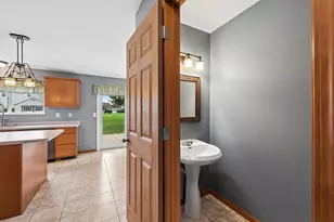 1674 Danvers Pkwy, Valparaiso, IN 46385 - Photo 9