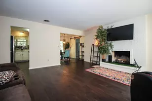 417 Hickory St NW, Demotte, IN 46310 - Photo 3