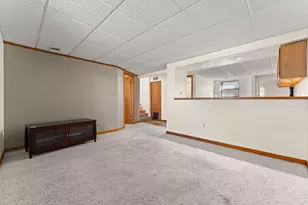 7465 Grant St, Merrillville, IN 46410 - Photo 19