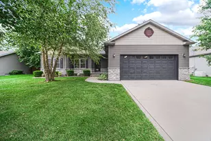 211 Trailcreek Dr, Chesterton, IN 46304 - Photo 3