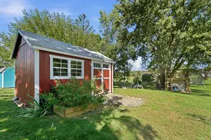 102 N Madison St, Hebron, IN 46341 - Photo 29