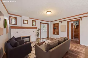 110 Country Club Dr, La Porte, IN 46350 - Photo 5