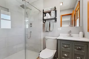 402 Iroquois St, Schererville, IN 46375 - Photo 9