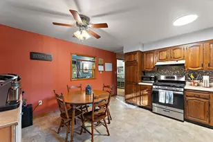 215 N Linda St, Hobart, IN 46342 - Photo 9