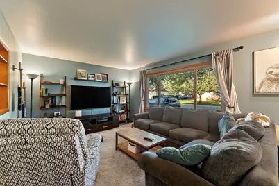 215 N Linda Street, Hobart, IN 46342 - Photo 3
