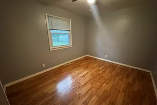 4022 Cleveland Ave, Michigan City, IN 46360 - Photo 11