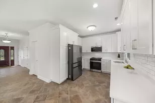 3600 Westbridge Dr, Valparaiso, IN 46383 - Photo 13