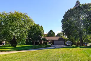 2408 W Pepperidge Ct, La Porte, IN 46350 - Photo 3