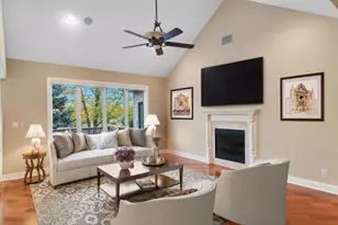 910 Hawk Cir, Crown Point, IN 46307 - Photo 9