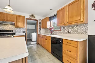 89 W 1100 N, Wheatfield, IN 46392 - Photo 11