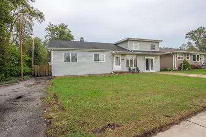 114 E Manor Drive, Griffith, IN 46319 - Photo 3
