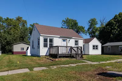 124 W School Street, Wolcott, IN 47995 - Photo 1