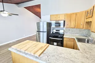 934 N Oakwood Ave, Griffith, IN 46319 - Photo 1