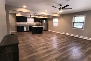 8538 Montfort Dr, Saint John, IN 46373 - Photo 5