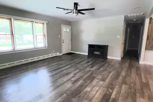 8538 Montfort Dr, Saint John, IN 46373 - Photo 3
